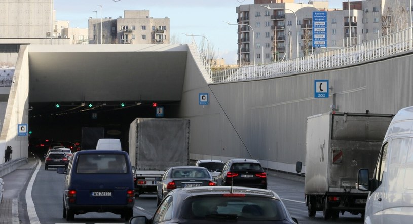 Ile pojazdów skorzystało z tunelu pod Ursynowem? /Jakub Kamiński   /East News