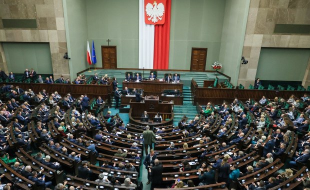 Ile posłowie wydają w sejmowej restauracji? Kwoty w setkach tysięcy złotych 