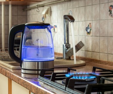 Ile prądu zużywa czajnik elektryczny? Ile kosztuje zagotowanie 1 litra wody?