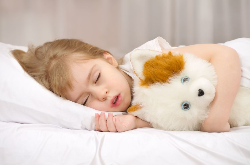 Ile snu naprawdę potrzebuje dziecko? /123RF/PICSEL