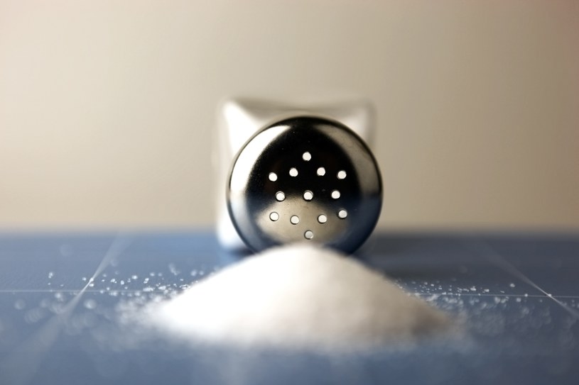 Ile soli powinniśmy jeść, by było to dla nas zdrowe i korzystne? /123RF/PICSEL