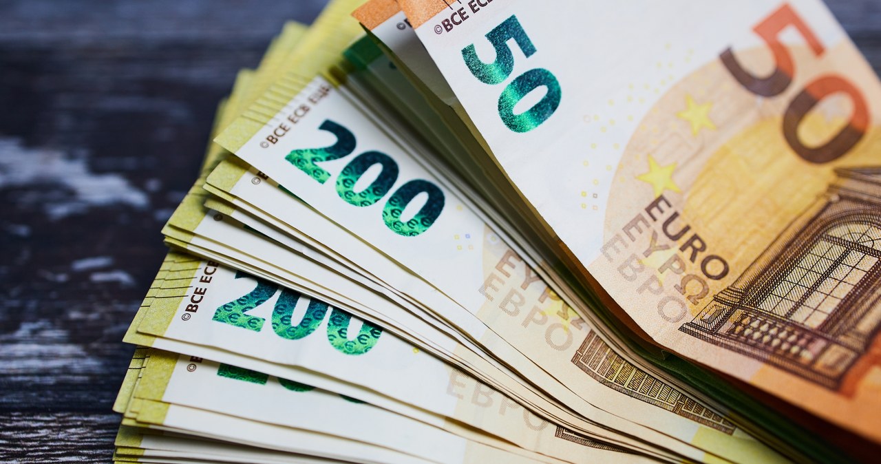 Ile trzeba płacić za euro, dolara i franka szwajcarskiego we wtorek, 1 sierpnia? /123RF/PICSEL