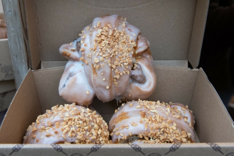 Ile w tym roku zapłacimy za rogala świętomarcińskiego? Popularny serwis zrobił badanie /Łukasz Gdak/Polska Press /East News