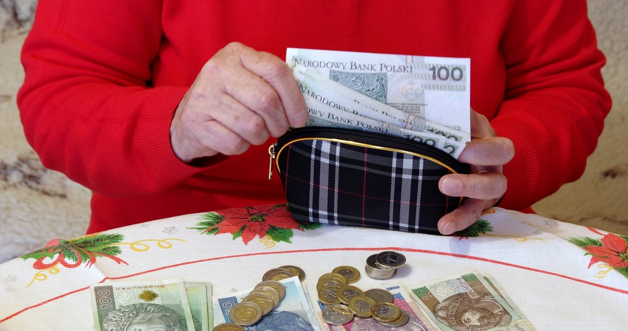 Ile wyniesie waloryzacja emerytur 2026? /Marek BAZAK/East News /East News