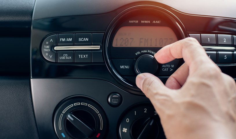 Ile wynosi abonament za radio w samochodzie? /123RF/PICSEL