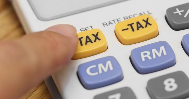 Ile wynosi opłata za prolongowanie zapłaty podatku? /&copy;123RF/PICSEL