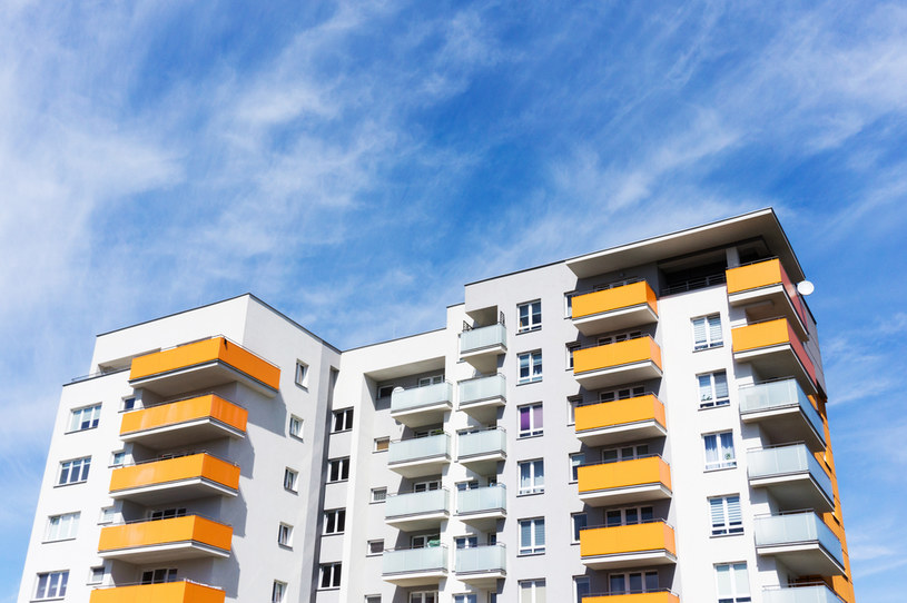 Ile wynosi podatek dochodowy od spredaży mieszkania? /123RF/PICSEL