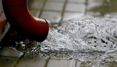 Ile zapłacą właściciele nieruchomości w 2025 roku? Stawki podatku od deszczu