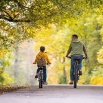 Ile zapłacimy za brak kasku na rowerze? Rząd podał kwotę