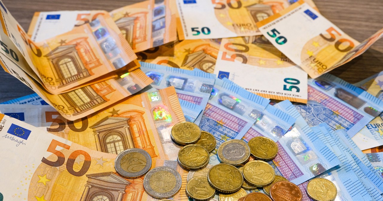 Ile zapłacimy za euro, dolara i franka szwajcarskiego w czwartek 6 czerwca? /NICOLAS GUYONNET/Hans Lucas /AFP