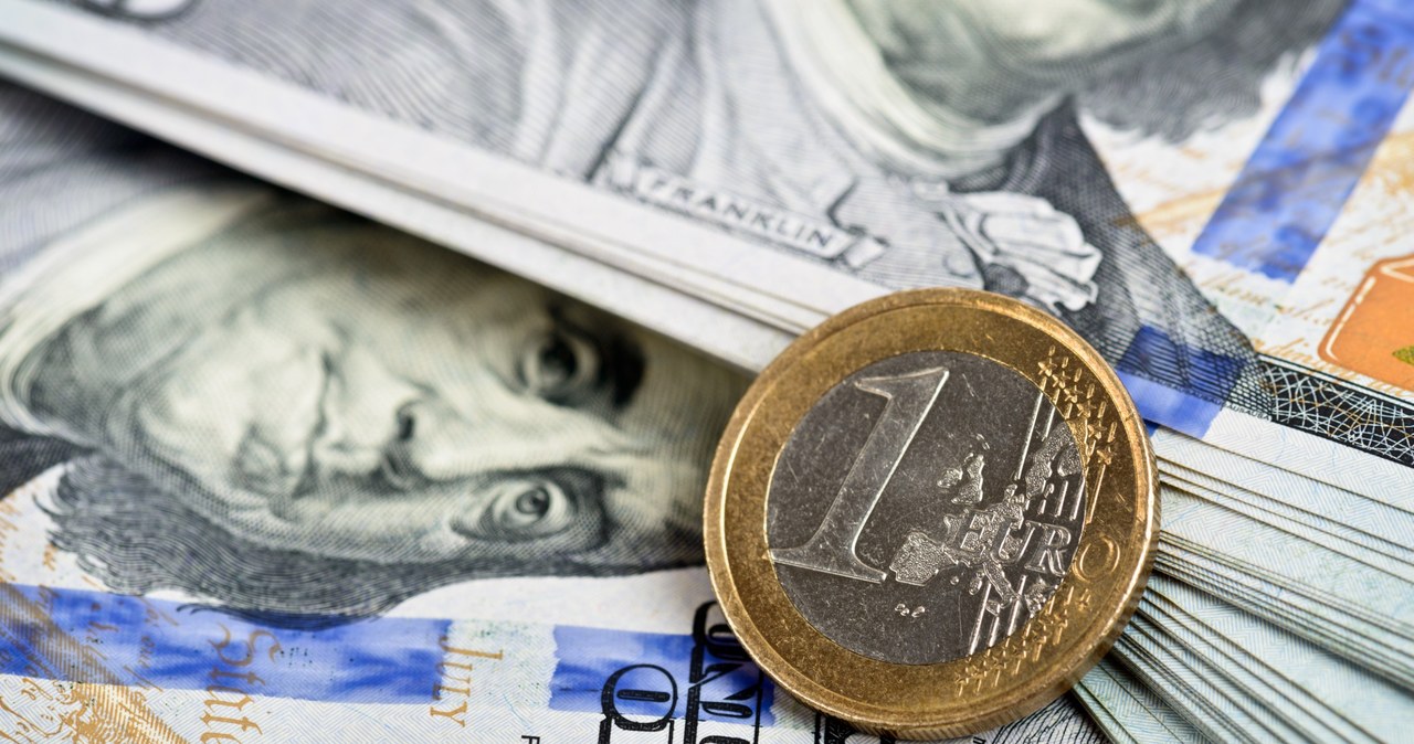 Ile zapłacimy za główne zagraniczne waluty w piątek 29 grudnia? /123RF/PICSEL