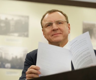 Ile zarabia Jacek Kurski?