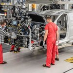 Ile zarabia się w fabryce samochodów? Niemcy podnoszą Polakom pensje