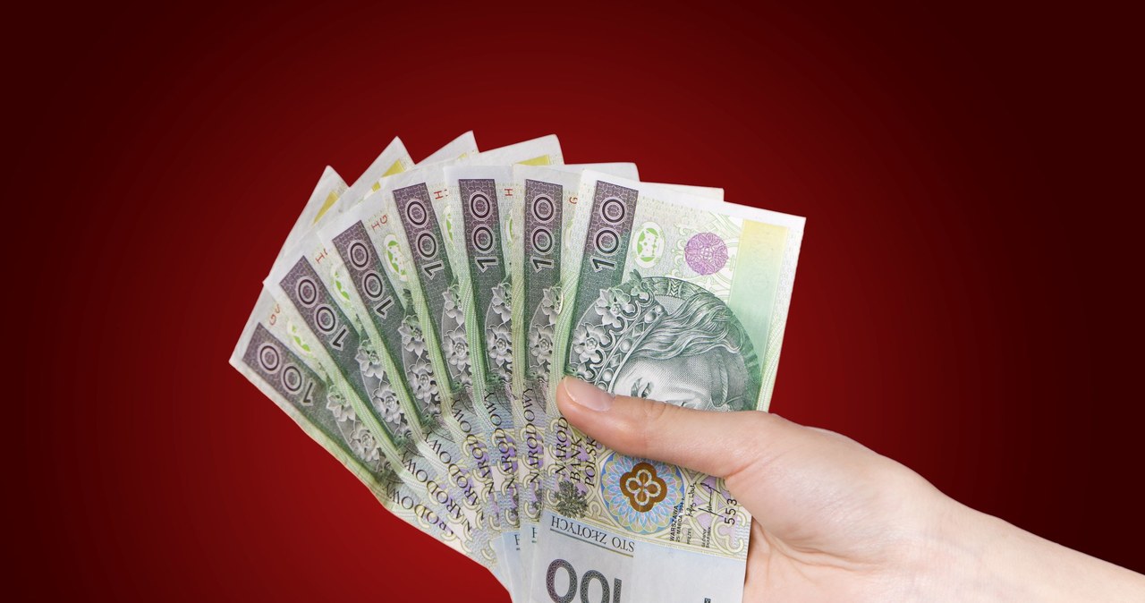 Ile zarabiają pracownicy administracyjni? /123RF/PICSEL