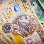 Ile zarabiali Polacy w 2012 roku?