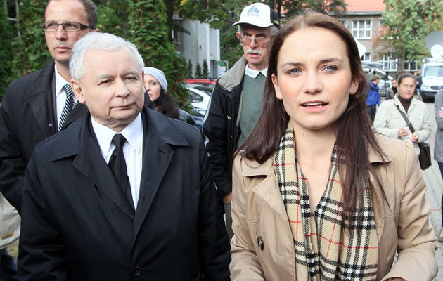 Ilona Klejnowska i Jarosław Kaczyński podczas wyborów parlamentarnych /Andrzej Iwańczuk /Reporter