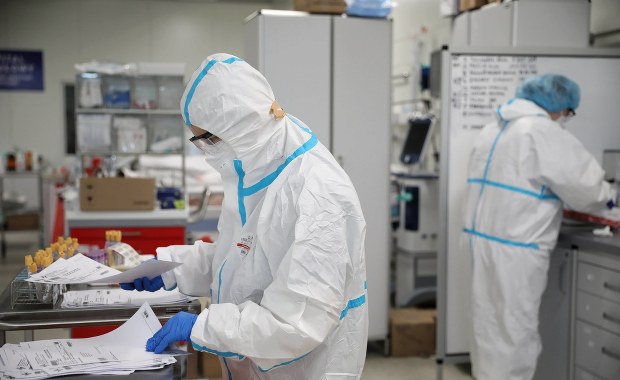 Ilu niezaszczepionych trafia do szpitali? Najnowsze dane 