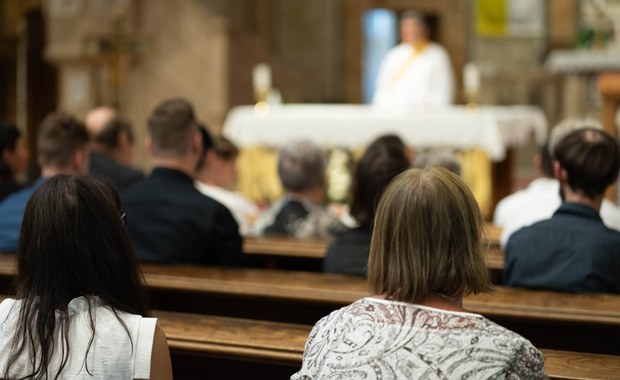 ​Ilu Polaków chodzi do kościoła? Trwa liczenie wiernych