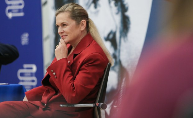 Ilu uczniów chodzi na edukację zdrowotną? Pokrętna odpowiedź Nowackiej