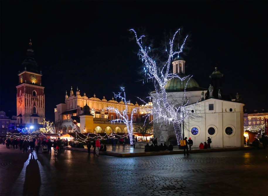 Iluminacja bożonarodzeniowa na Starym Mieście w Krakowie /Jerzy Ochoński   /PAP