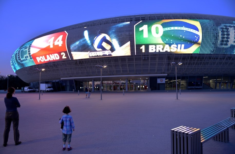 Iluminacja Kraków Areny przed piątkowym meczem Ligi Światowej siatkarzy: Polska - Brazylia /Jacek Bednarczyk /PAP