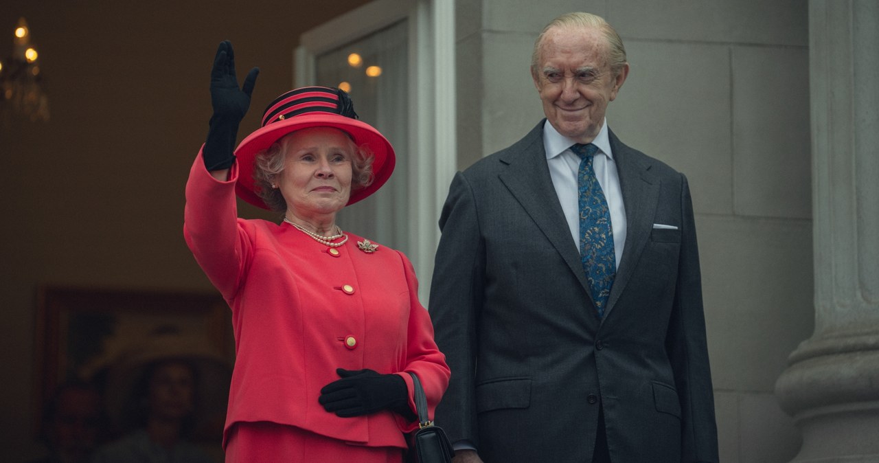 Imelda Staunton i Jonathan Pryce w drugiej części 6. sezonu "The Crown" /Courtesy of Netflix /materiały prasowe