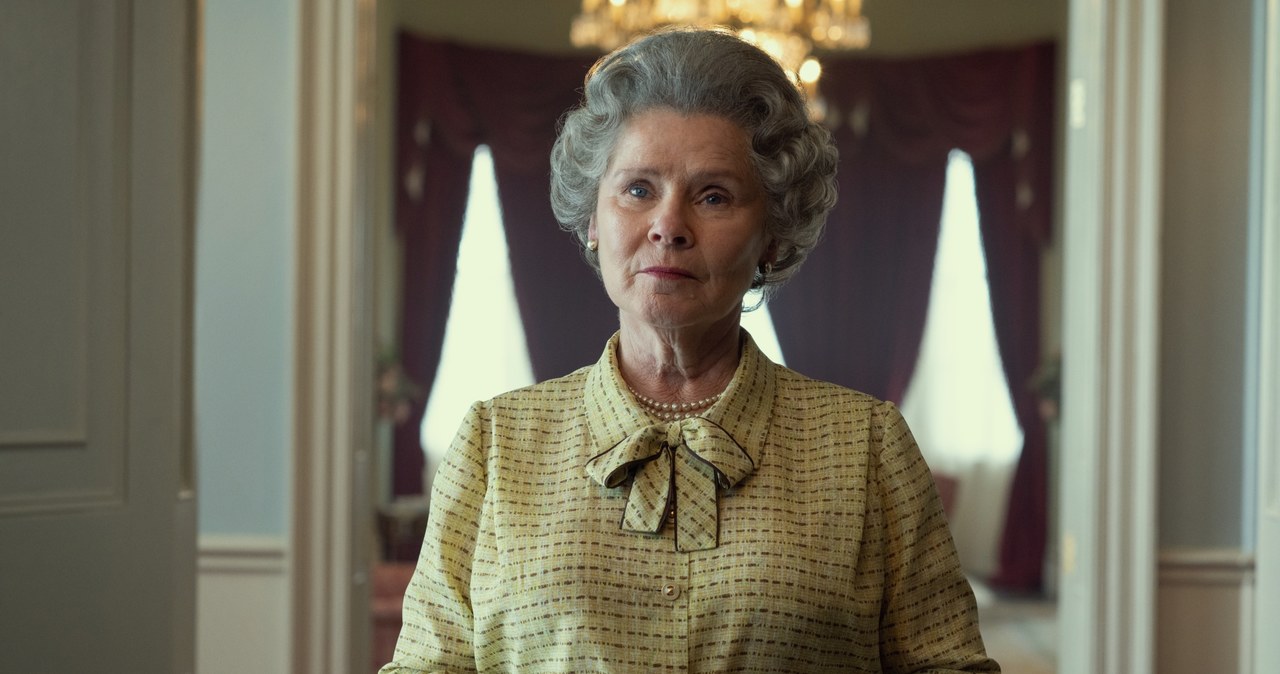 Imelda Staunton jako królowa Elżbieta II w piątym sezonie serialu "The Crown" /Alex Bailey/Netflix © 2022 /materiały prasowe