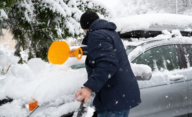 IMGW alarmuje: Śnieżyce i silny mróz. Sprawdź, gdzie trzeba szczególnie uważać