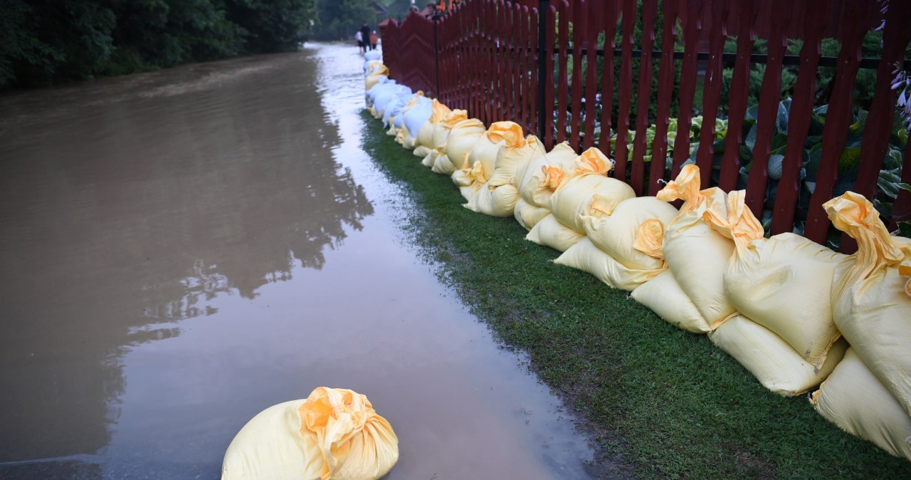 IMGW: alert hydrologiczny w Małopolsce i na Podkarpaciu. Możliwe podtopienia / PAP/Darek Delmanowicz  /PAP