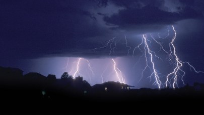 IMGW ostrzega przed burzami i porywistym wiatrem!