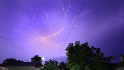 IMGW ostrzega przed burzami z gradem w czterech województwach
