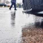 IMGW ostrzega przed marznącymi opadami. Wydano alerty I stopnia