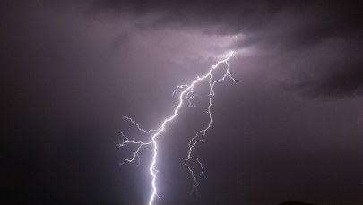 IMGW ostrzega przed silnym wiatrem, intensywnymi deszczami i burzami