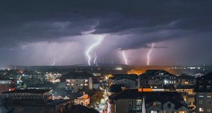 IMGW ostrzega przed silnymi burzami. Gdzie będzie najgorzej?