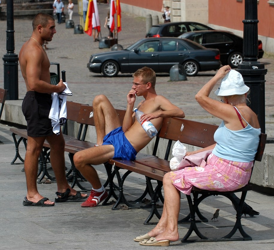 IMGW ostrzega przed upałami /Andrzej Rybczyński  /PAP