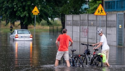 IMGW ostrzega: Upał w całym kraju, burze z gradem w 12 województwach