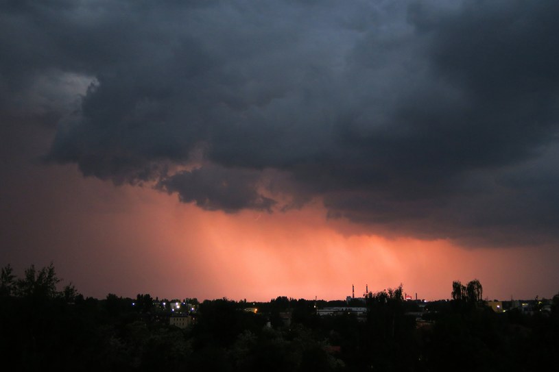 IMGW: Ostrzeżenia przed burzami /Tomasz Kawka /East News