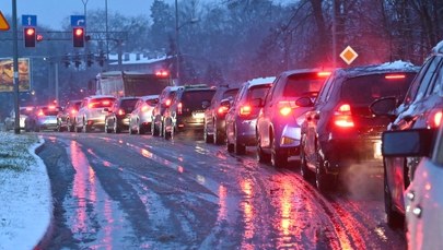 IMGW wydał ostrzeżenia. Na drogach gołoledź, "szklanka", lodowisko