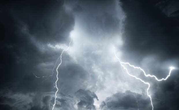 IMGW wydał ostrzeżenia. Sprawdź, gdzie jest burza 