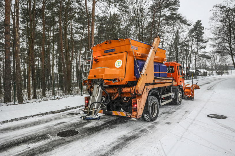 IMGW wydało ostrzeżenia przed opadami śniegu i marznącym deszczem /Fot. Piotr Jedzura /Reporter