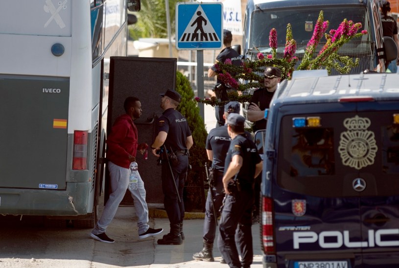 Imigranci z Libii zostaną zakwaterowani w nowym centrum przyjęć dla imigrantów w San Roque /AFP