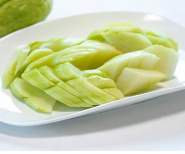 Imituje gruszkę, ale niewiele ma z nią wspólnego. Syci na długo, pomaga na problemy z krążeniem i nerkami