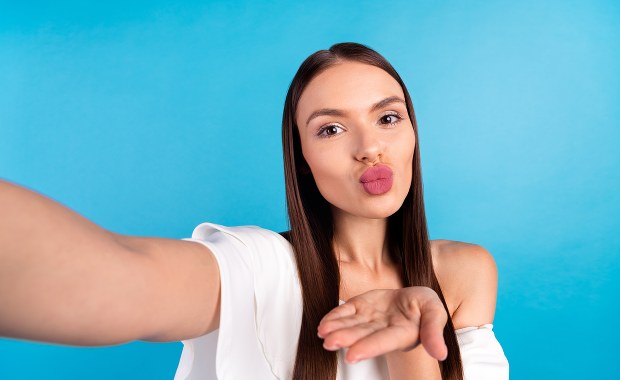 Imituje ruchy ust. Urządzenie do "całusów na odległość" podzieliło internautów