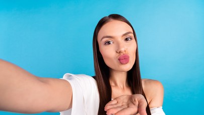 Imituje ruchy ust. Urządzenie do "całusów na odległość" podzieliło internautów