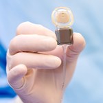 Implant sterowany smartfonem. Pionierski zabieg w opolskim szpitalu