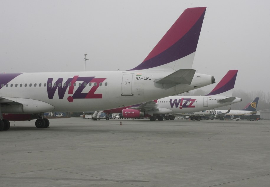 Samolot zawrócił na lotnisko w Gdańsku. Pasażerowie: W maszynę uderzył piorun