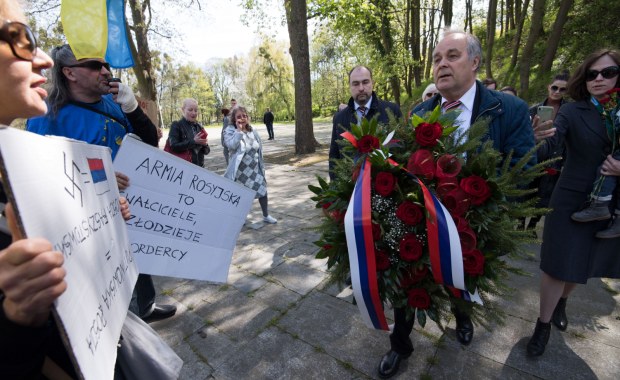 Incydent na cmentarzu żołnierzy radzieckich w Gdańsku: Sprawą zajmie się prokuratura