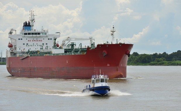 Incydent na Odrze. Tankowiec zahaczył o rurę gazociągu