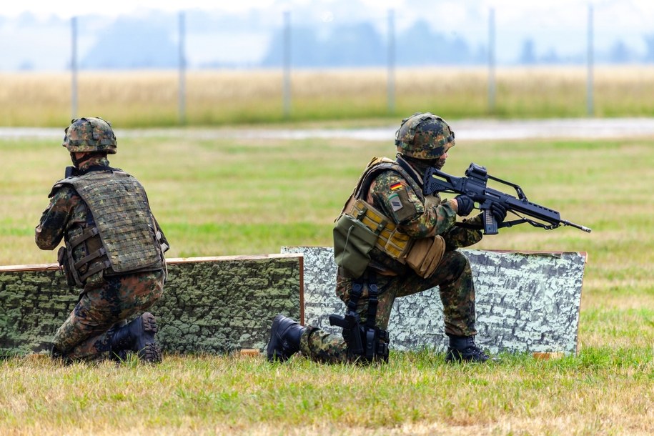 Incydent na poligonie Bundeswehry w Saksonii-Anhalt. Policja bada sprawę wtargnięcia cywila /Shutterstock