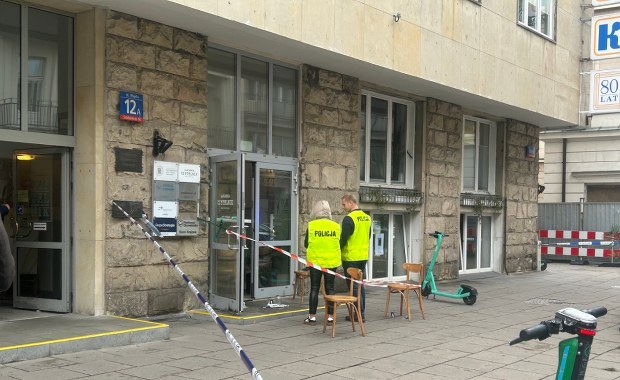 ​Incydent przed biurem PO w Warszawie. Na miejscu pracuje policja
